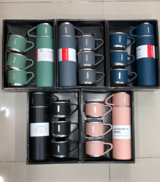 Botella Térmica 4 Vasos Premium